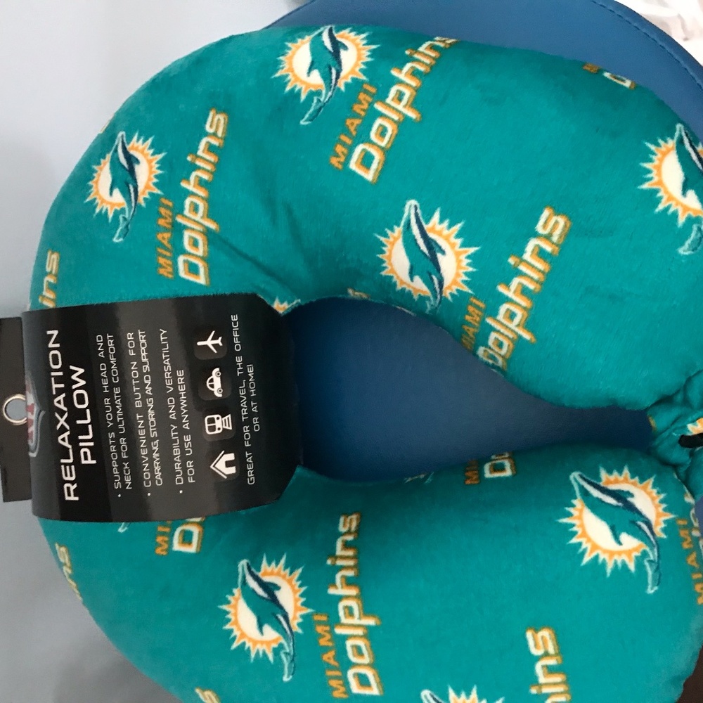 Neck rest for comfort while flying or travel